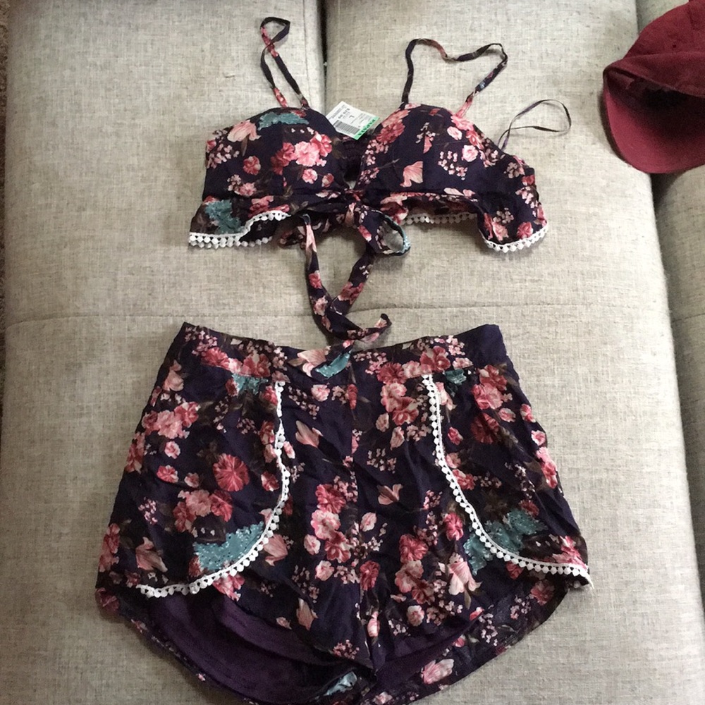 2 piece floral